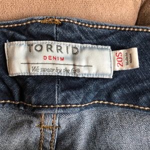 Torrid 20 SHORT dark blue jegging jeans